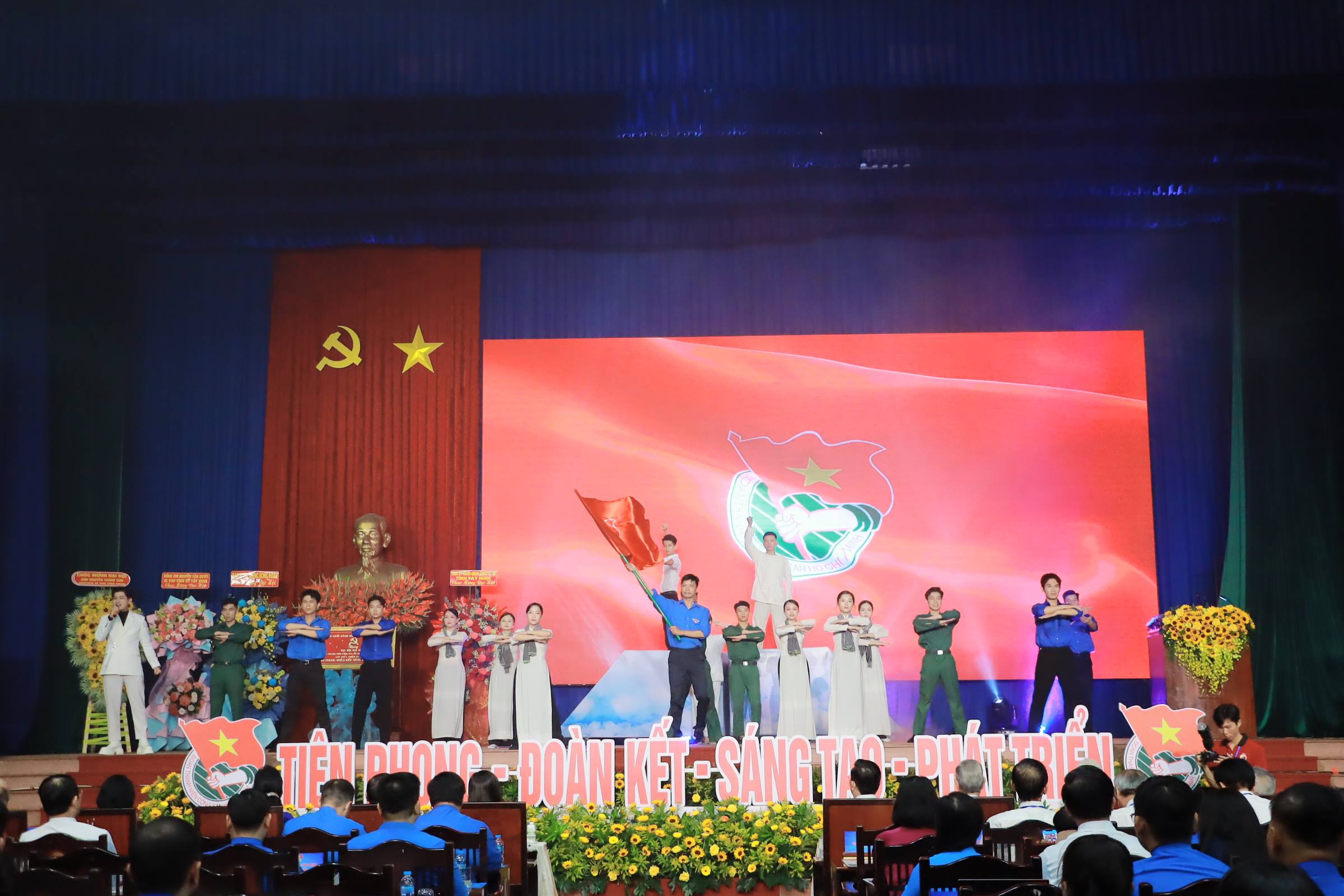 انگریزی: خبر